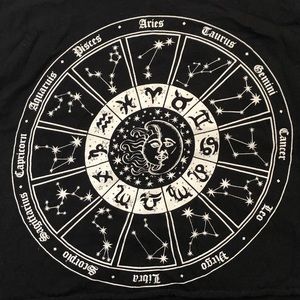 ZODIAC GRAPHIC TEE | NASTYGAL